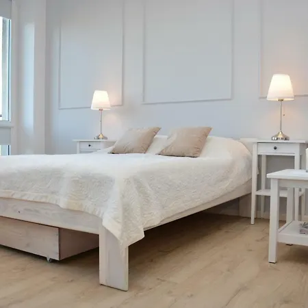 Apartament V.i.p. דירה ורשה